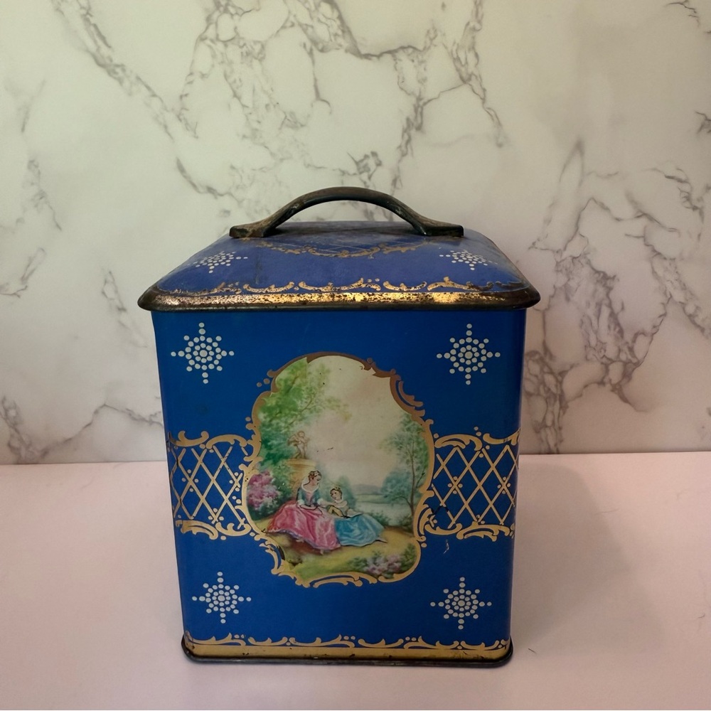 Vintage Tin Box French Rococo Restauration Galant Scene Blue & Gold